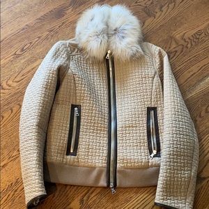 Prada bomber size 44 w fur removable collar